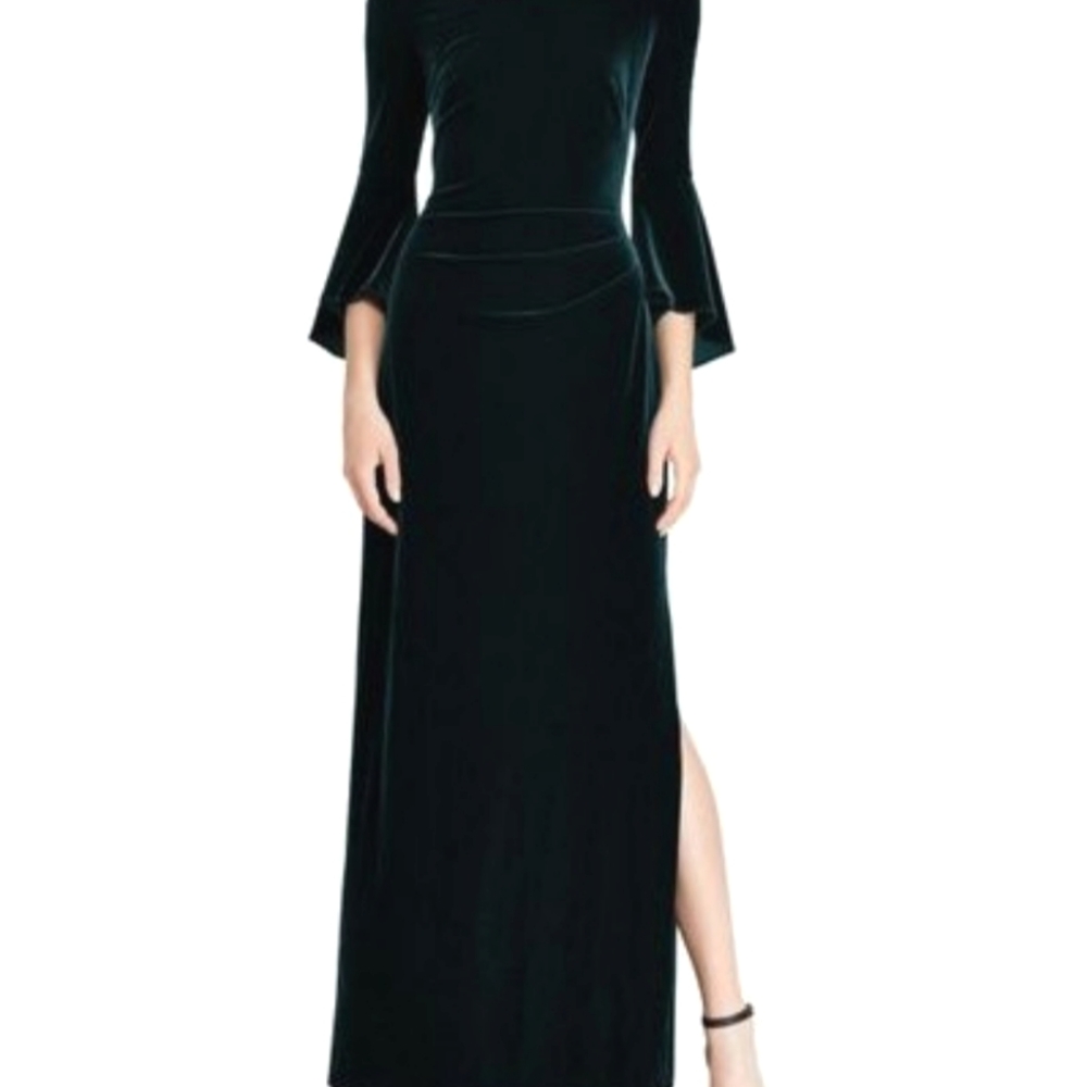 Lauren Ralph Lauren green long sleeve gown. Size 2